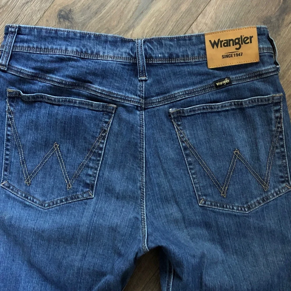 WRANGLER Regular Fit 32x30 JEANS cotton blend washed once like NEW